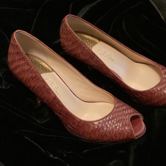 Basket weave leather heels with Nike Air. - Picture 2 of 6